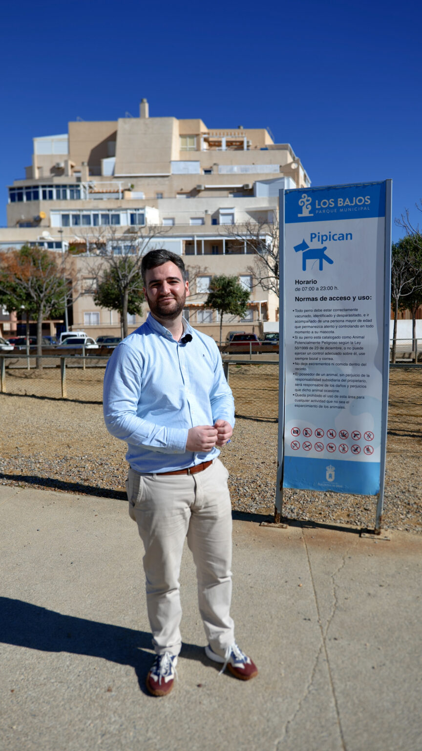 Presentación de la nueva ordenanza de protección animal en Roquetas de Mar